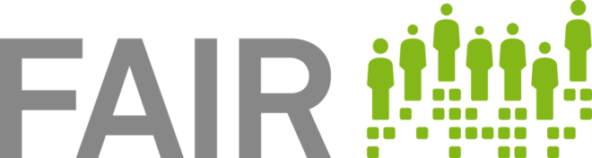 Das Logo besteht aus den vier grauen Großbuchstaben FAIR. Danaeben ist eine in grün gehaltene, grafische Darstellung: Sieben Figuren sind in verschiedenen Höhen, nebeneinander angeordnet. Darunter sind in unterschiedlicher Anzahl und Anordnung kleine grüne Quadrate abgebildet. Der Hintergrund des Logos ist weiß.