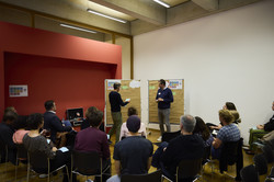 Besprechung mit Teilnehmern Besprechung mit Teilnehmern