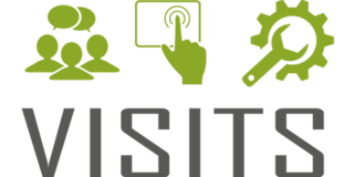 Visits Logo. Drei grüne Figuren mit zwei Sprechblasen. Daneben eine grüne Hand die auf einen Bildschirm drückt. Rechts eine grüne Zange in einem grünen Zahnrad. Darunter in grauen Großbuchstaben "Visits".