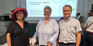 Auf dem Bild sind von links nach rechts Prof. Dr. Nicole Burzan, Jun.-Prof. Dr. Laura Naegele und BIBB-Forschungsdirektor Prof. Dr. Hubert Ertl zu sehen