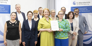 Submission of the Ninth Governmental Report on Ageing to Minister Paus
