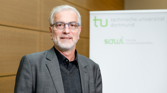 Portrait Prof. Dr. Johannes Weyer