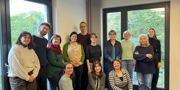 Gruppenfoto: Stipendiat*innen und Betreuende 