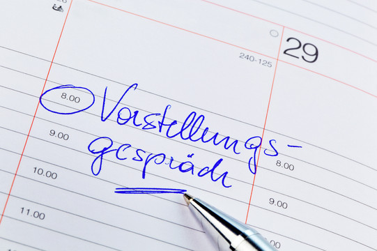 Eintrag für ein Vorstellungsgespräch in einen Terminkalender.